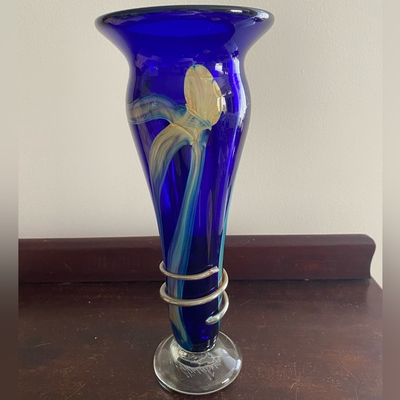 Glass Vase - Picture 3 of 12